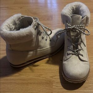 SO Kids Cream Faux-Fur Lined Winter Lace-Up Boots